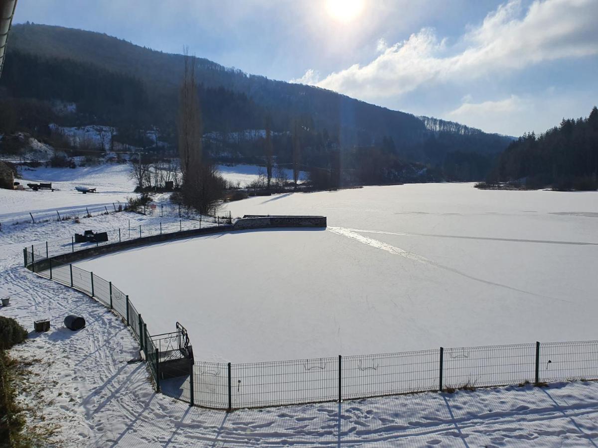 Le Lac Des Moines Condat  Zewnętrze zdjęcie