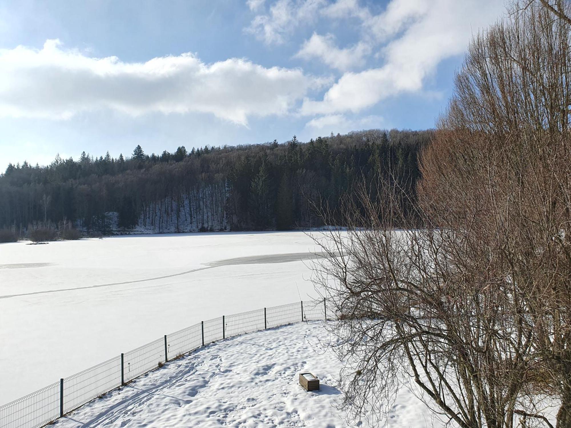 Le Lac Des Moines Condat  Zewnętrze zdjęcie